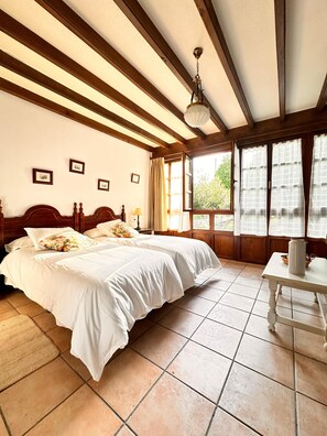 Chambre Confort Double ou avec lits jumeaux, vue montagne | Vue de la chambre