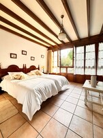 Habitación Confort con 1 cama doble o 2 individuales, vistas a la montaña | Vistas desde la habitación