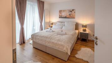 1 slaapkamer, een strijkplank/strijkijzer, gratis wifi, beddengoed