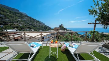 Alloggio Deluxe su due livelli, vista mare | Terrazza/patio