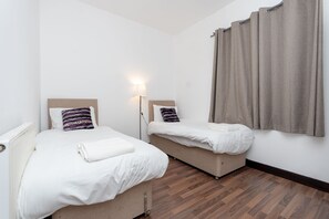 2 bedrooms, iron/ironing board, free WiFi, bed sheets