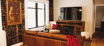 The Ashton is a 1 bed/1 bath open concept apartment.