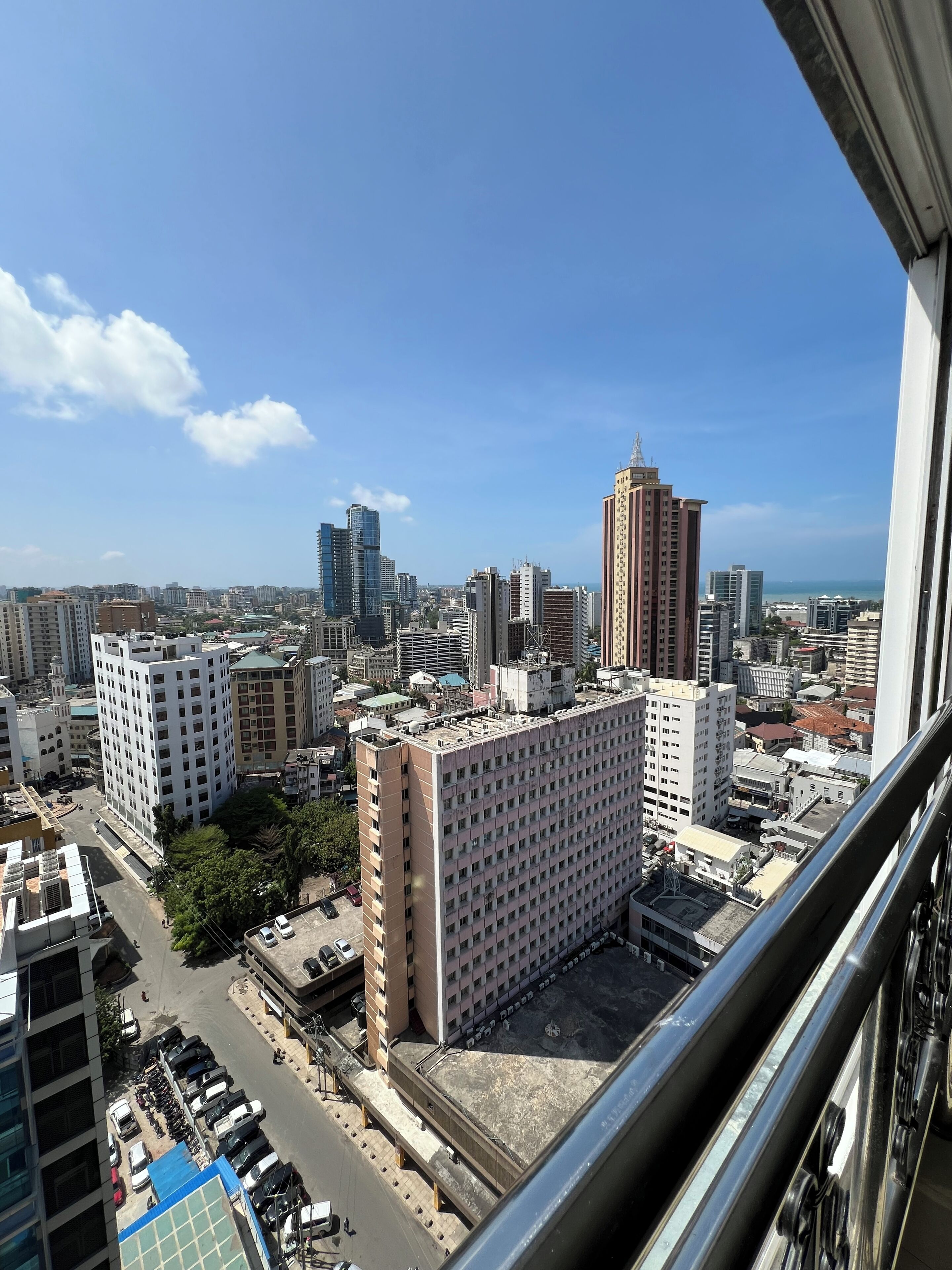 المنطقة المحيطة بالمنشأة