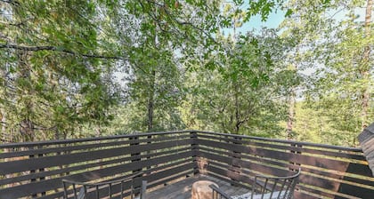 Cozy 1-bedroom Loft Apartment in Stanislaus National Forest by Historic Murphys