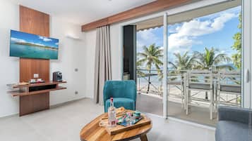Suite exclusiva, vistas al mar | 1 dormitorio, escritorio, espacio para trabajar con un portátil