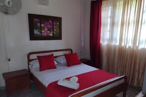 Classic Double Room, Garden View | Desk, free WiFi