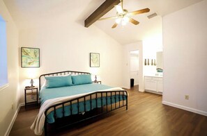 3 bedrooms, iron/ironing board, WiFi, bed sheets