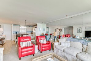 TV - Oceanfront Atlantic Beach Condo w/ View! (Atlantic Beach)