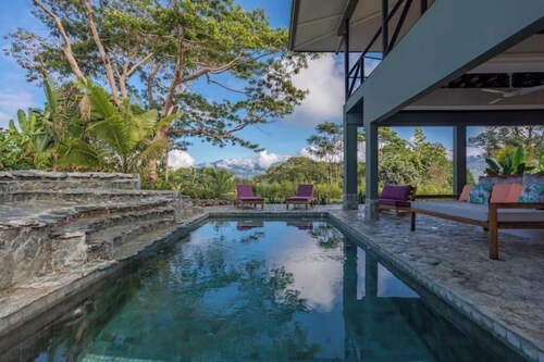 Private Family/Group Compound with Bali Inspired Pool and Amazing Views! 
