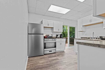 New Luxury & Spacious House in the Heart of Janesville