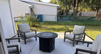 3-bedroom house in fantastic Hanover Park with AC, WiFi. Enjoy your stay