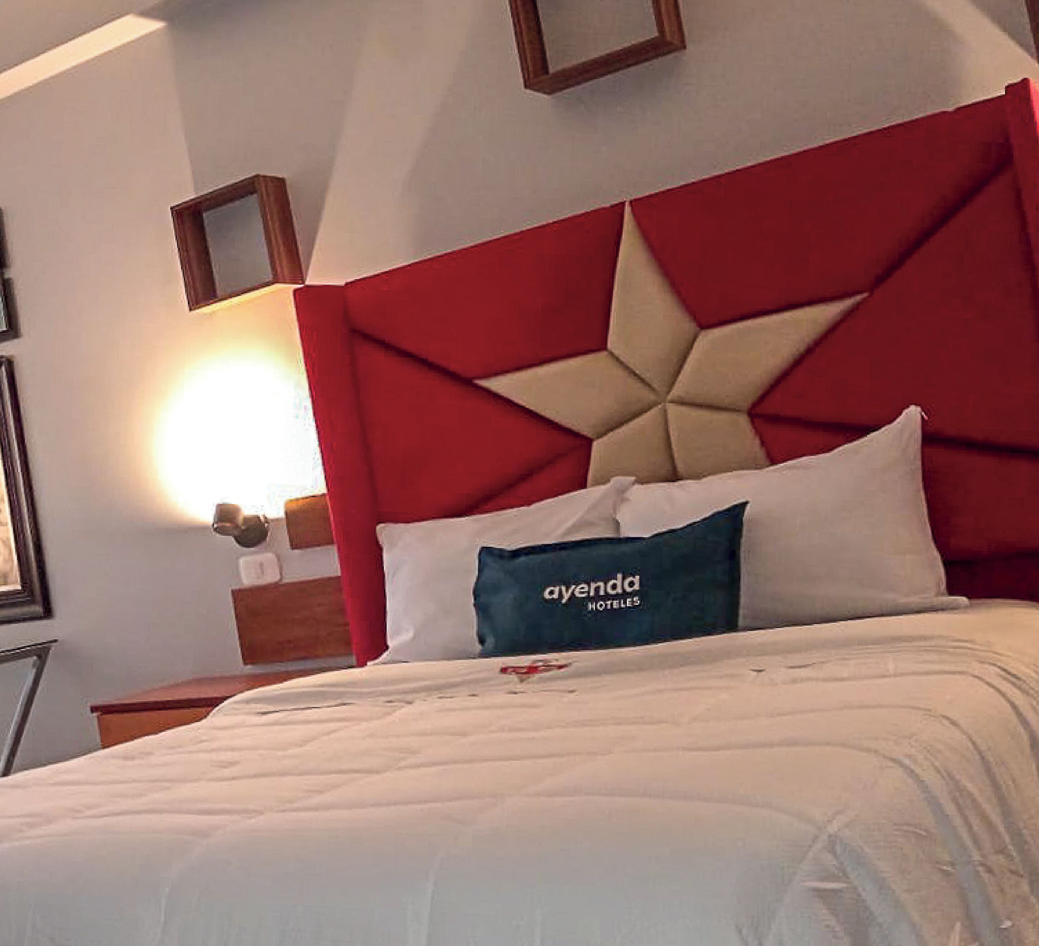 Superior Double Room | Hypo-allergenic bedding, down comforters, minibar, desk