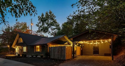Modern 4BR Cabin | Hot Tub • Games • Fire Pit