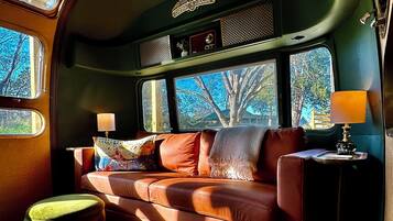 智能电视、立体声音响