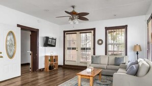 TV - Private Pool and Renovated Home  (Birmingham)