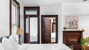 Free WiFi - Private Pool and Renovated Home  (Birmingham)