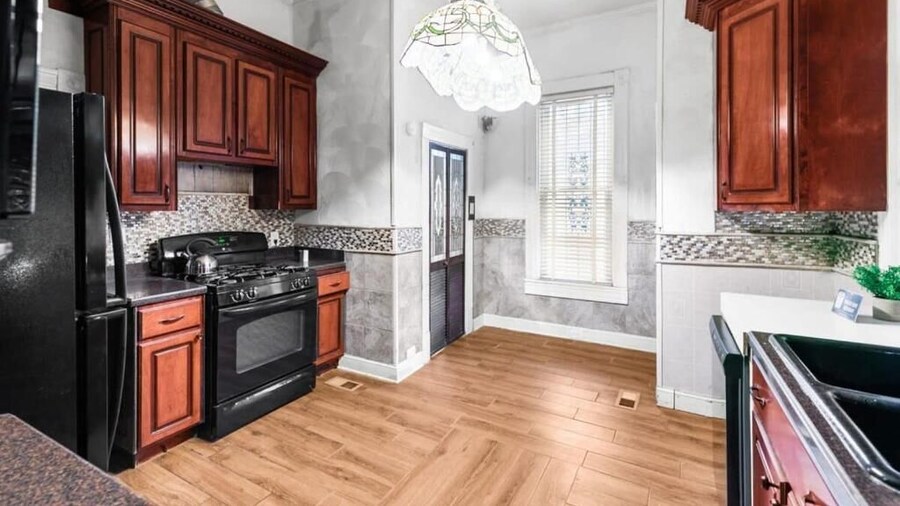 Private Pool and Renovated Home