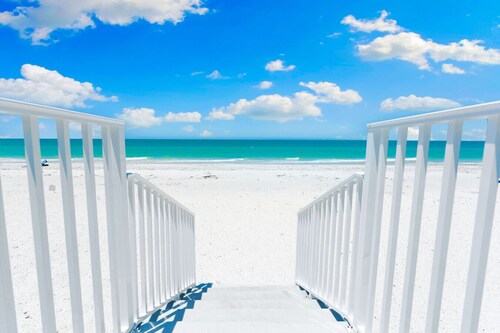 Ocean Breeze Haven – Your Private Beachfront Escape