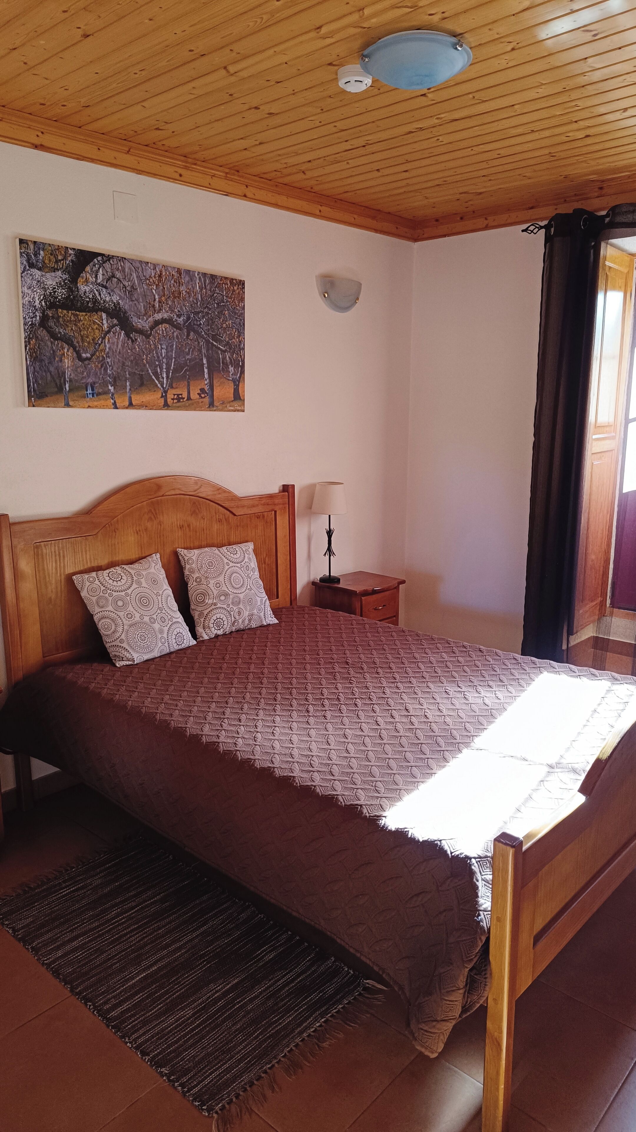 2 camere, una scrivania, ferro/asse da stiro, culla da viaggio