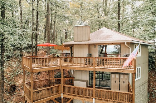 GUEST FAVORITE! Mountain Views, Golf, Hiking, Pickleball, FAMILY & PET Friendly