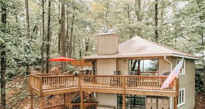 GUEST FAVORITE! Mountain Views, Golf, Hiking, Pickleball, FAMILY & PET Friendly