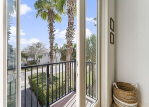 Interior - Spacious 4-bedroom Villa steps to the Beach (Panama City Beach)