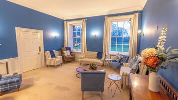 TV, tavolo da ping pong