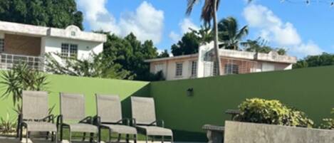 حمّام سباحة خارجي