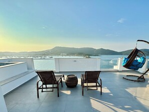 Terrace/patio - Mountaintop paradise minutes away from Arraial do Cabo's iconic beaches (Arraial do Cabo)