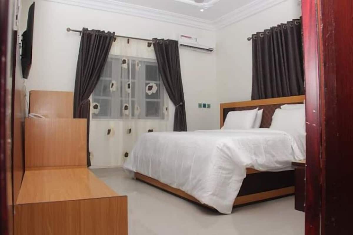 Deluxe Room, Balcony, City View | Desk, laptop workspace, free WiFi