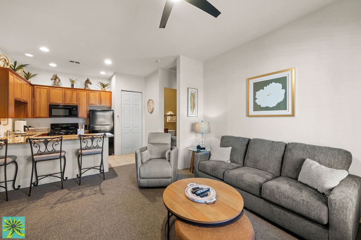 Luxury Condo, 1 King Bed with Sofa bed | Living area | 55-inch Smart TV with cable channels, fireplace, streaming services