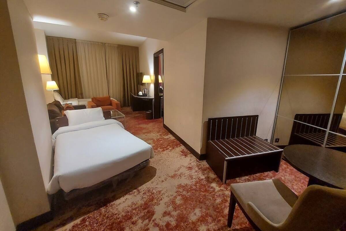 Deluxe Suite