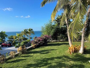 Property grounds - Ocean View & Private Pool's - An Ocean Breeze Puts the Mind at Ease (Governor's Harbour)