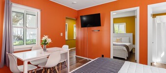 Cozy 1 Bedroom Cottage