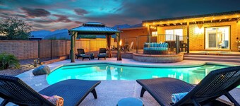 Desert Skies - Beautiful private Tucson home with great mountain views & pool