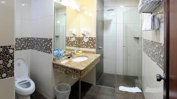 Standard Single Room | Bathroom | Hair dryer, towels, soap, shampoo