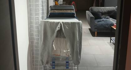 Apartment close to all shops is quiet with friendly accept!