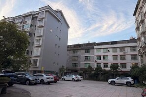 Unclassified image, 4 of 44, button - Pingnan Xiangyue Hotel (Pingnan)