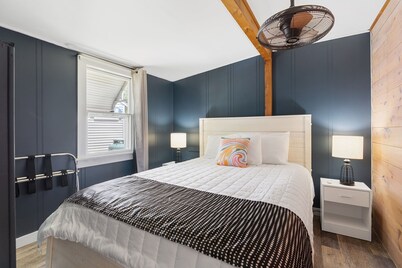 Cozy 2 Bedroom Cottage