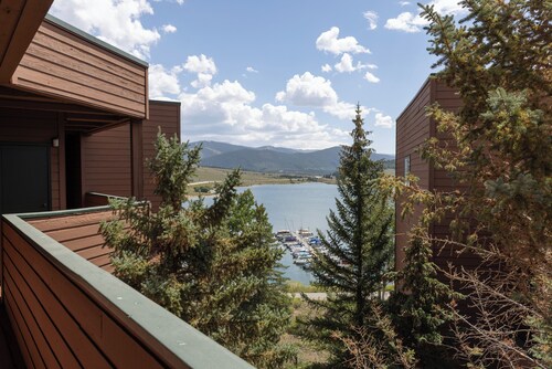 Two Bedroom Condo Located on Lake Dillon