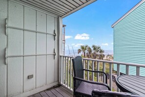 Property grounds - Charming Cherry Grove 2BR w/ Relaxing Pool & Stunning ocean view (North Myrtle beach)