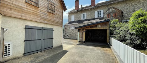 Enceinte de lâhĂ©bergement