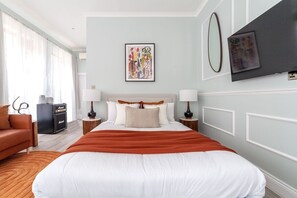 1 bedroom, iron/ironing board, free WiFi, bed sheets - Cosy & Bright Serviced Apartment in Mayfair, London (Greater London)