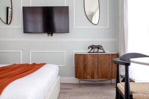 1 bedroom, iron/ironing board, free WiFi, bed sheets - Cosy & Bright Serviced Apartment in Mayfair, London (Greater London)