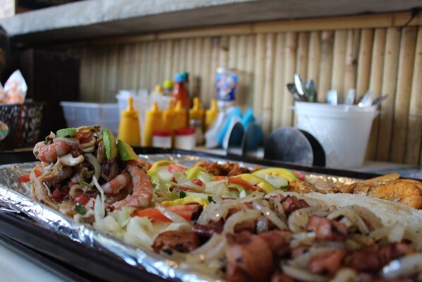 Restaurant - Hotel - Club de Playa Bambú Beach (Alvarado)