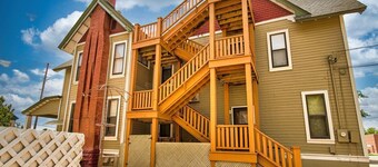 Spacious 7-bedroom, 5 bathroom house with WiFi and HVAC in wonderful Wichita