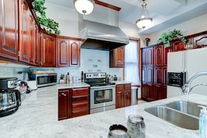 Oven, stovetop, dishwasher
