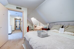 7 bedrooms, iron/ironing board, WiFi, bed sheets