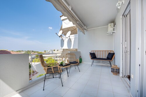 Costa Luca - Stunning 3-Floor Villa with Panoramic Sea Views in Vouliagmeni