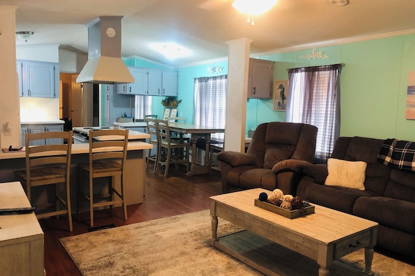 Een smart-tv, videogames, een dvd-speler en een filmbibliotheek